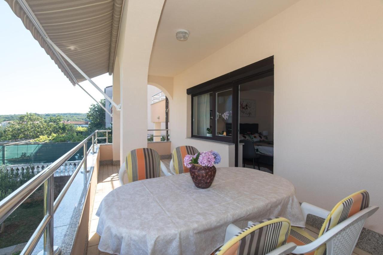Apartmani Paradiso Krk Town Exterior photo