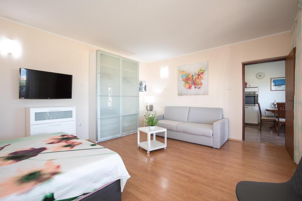 Apartmani Paradiso Krk Town Exterior photo