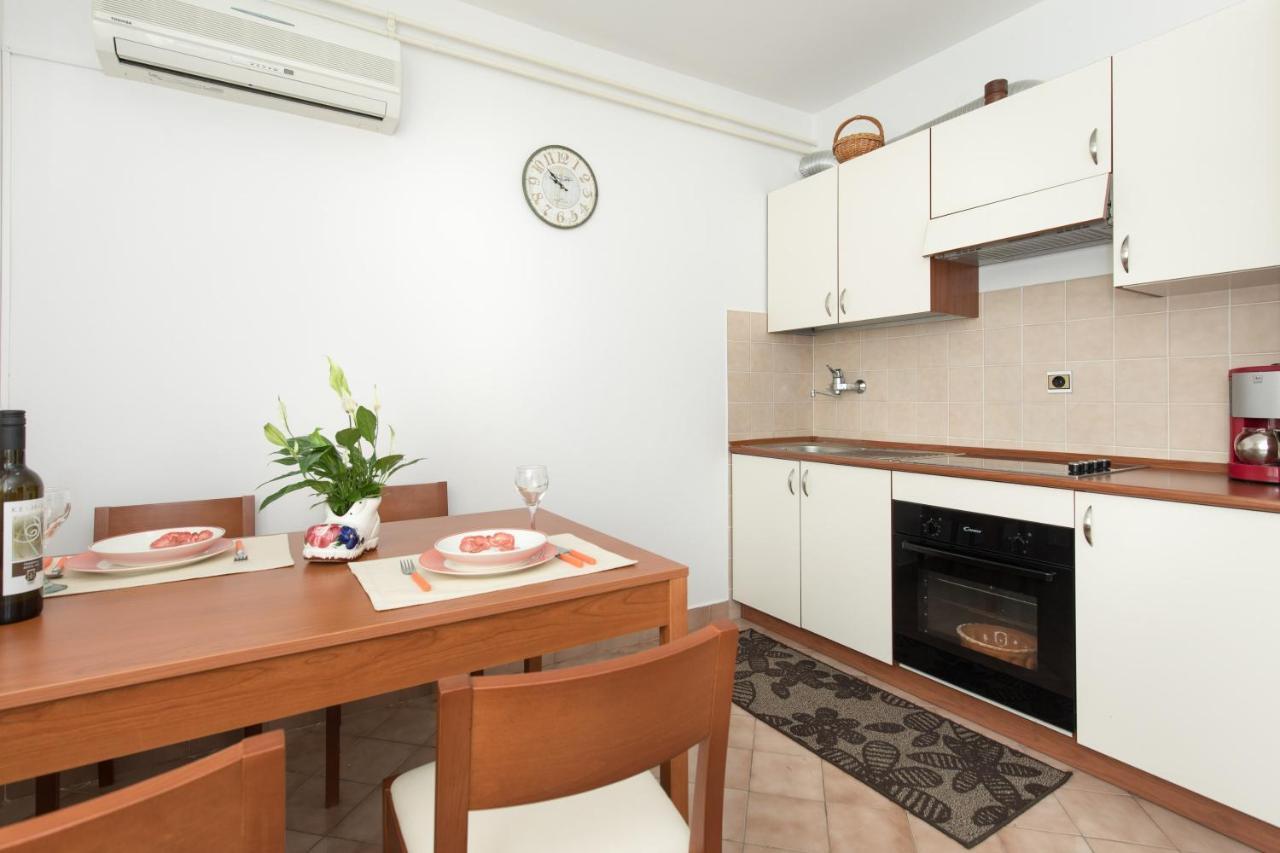 Apartmani Paradiso Krk Town Exterior photo